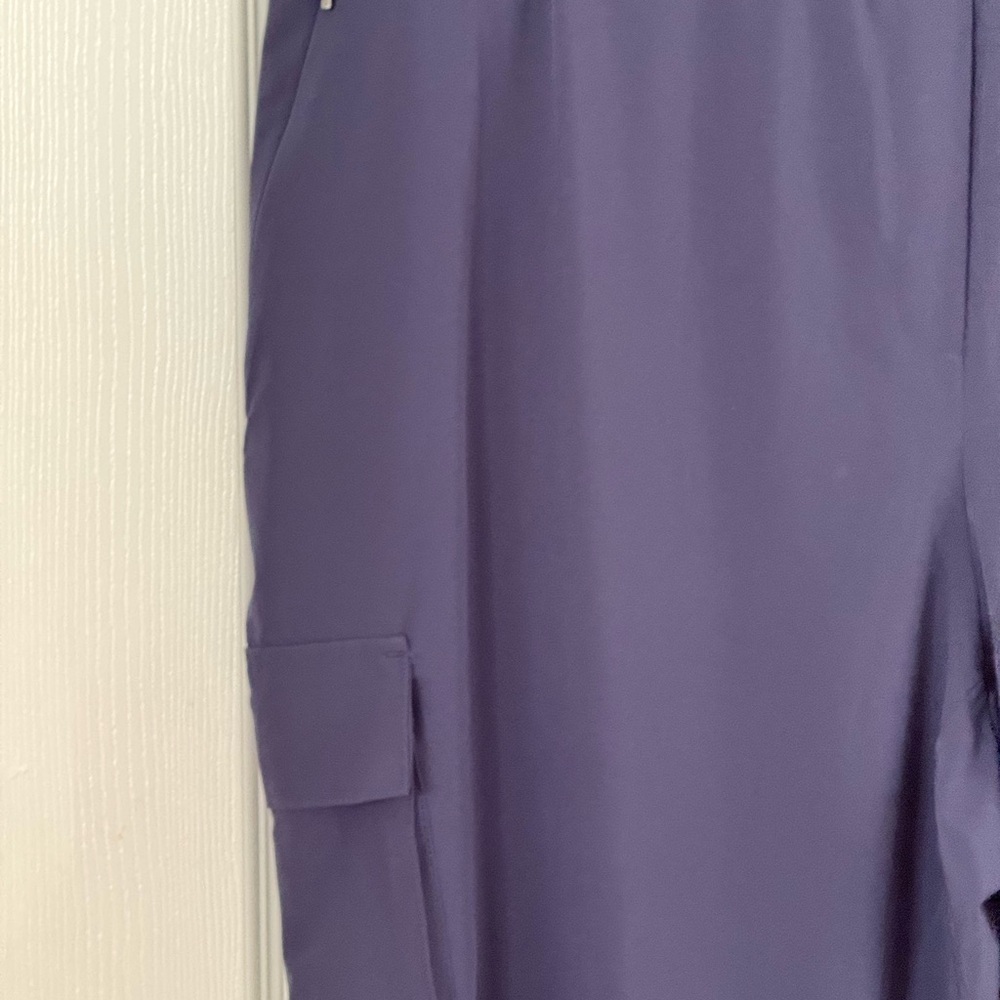 Zenergy by Chico's Dark Blue Cargo Pants (Chico’s size 4) - Picture 4 of 8